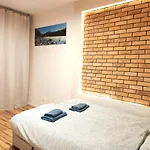 Szafrana 5b By Homeprime Apartment Krakau