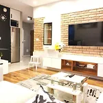 Apartment Szafrana 5b By Homeprime Krakau